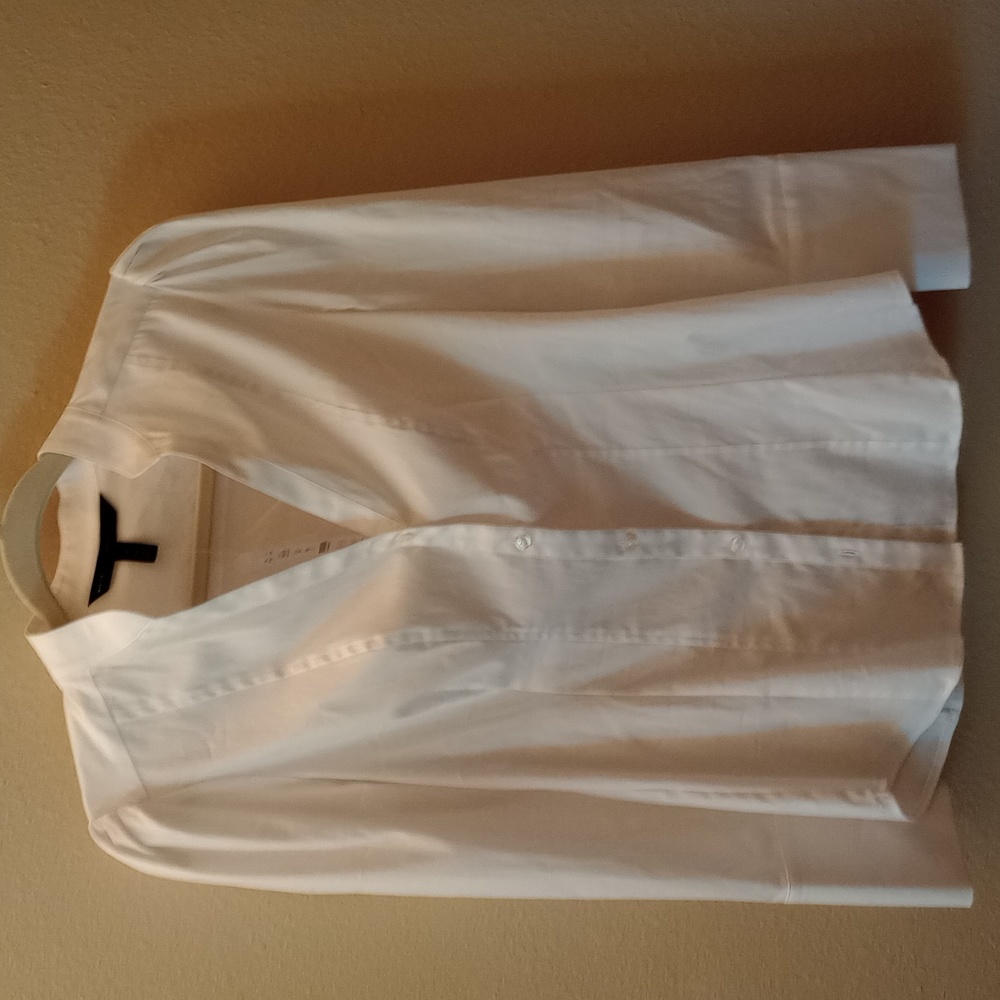 White House Black Market V-neck fitted blouse Sz 2